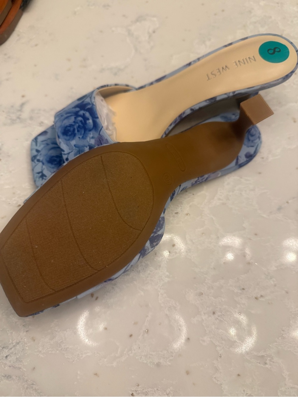 NWOT Nine West Blue Floral Toile Square Toe Kitten Heel Slide Sandals Size 8 - Picture 4 of 4